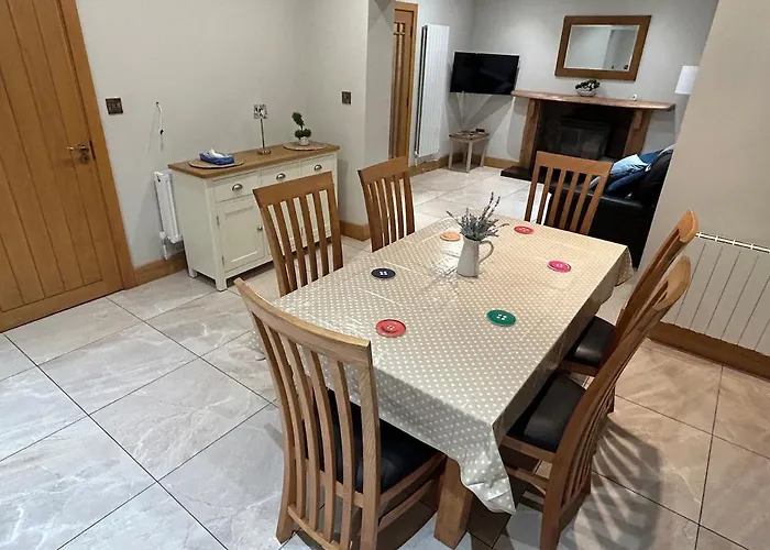 6 Bed House, 4 Bath House In Brickens 아파트 *