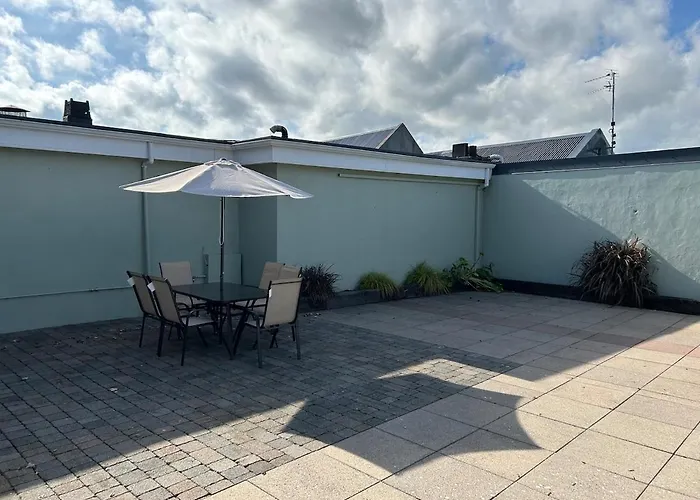 6 Bed House, 4 Bath House In Brickens * Claremorris