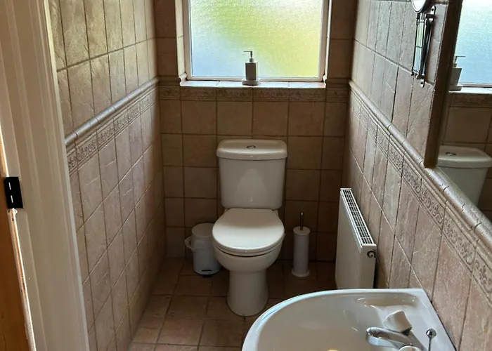 6 Bed House, 4 Bath House In Brickens 아파트